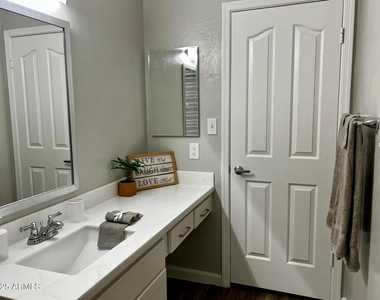 7333 E Chaparral Road - Photo Thumbnail 4