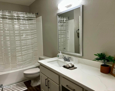 7333 E Chaparral Road - Photo Thumbnail 10