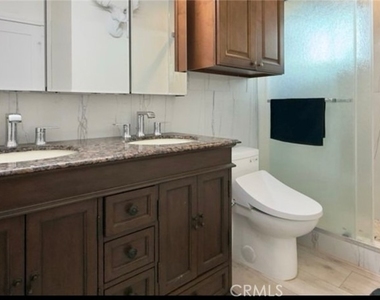5921 Nw Fallbrook Avenue - Photo Thumbnail 7