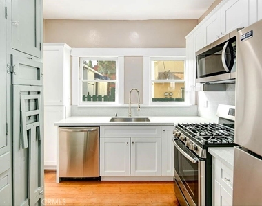 107 N Columbus Avenue - Photo Thumbnail 4