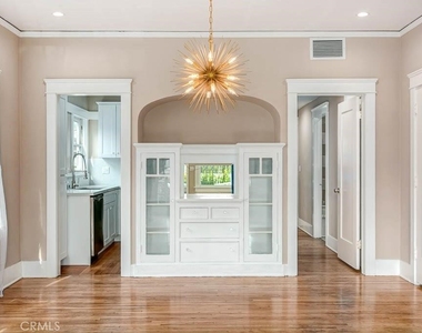 107 N Columbus Avenue - Photo Thumbnail 3