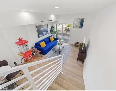 5637 Klump Avenue - Photo Thumbnail 9