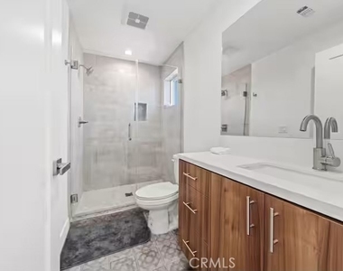 5637 Klump Avenue - Photo Thumbnail 16