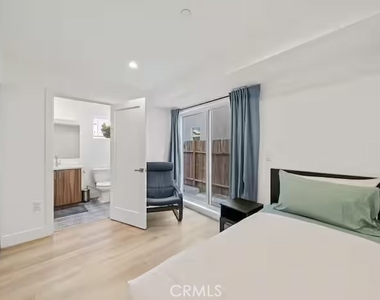 5637 Klump Avenue - Photo Thumbnail 15