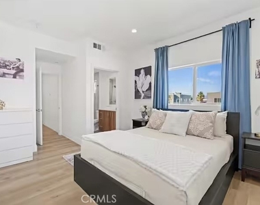 5637 Klump Avenue - Photo Thumbnail 24