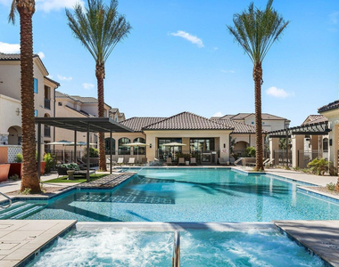 5885 S 32nd Street - Photo Thumbnail 2