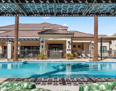 5885 S 32nd Street - Photo Thumbnail 1