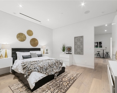716 N Fuller - Photo Thumbnail 21