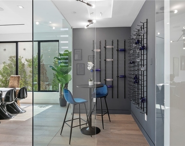 716 N Fuller - Photo Thumbnail 1