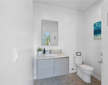 716 N Fuller - Photo Thumbnail 11