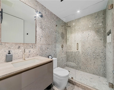 716 N Fuller - Photo Thumbnail 18