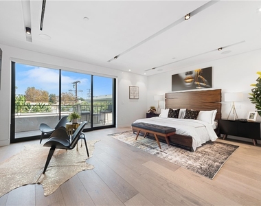 716 N Fuller - Photo Thumbnail 23