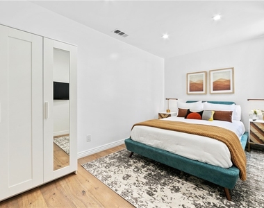 3763 Lankershim Boulevard - Photo Thumbnail 12