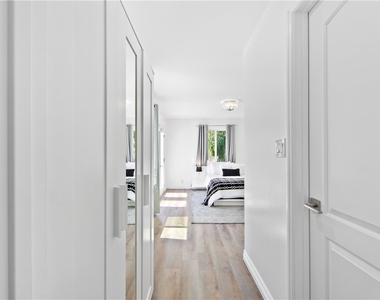3763 Lankershim Boulevard - Photo Thumbnail 18