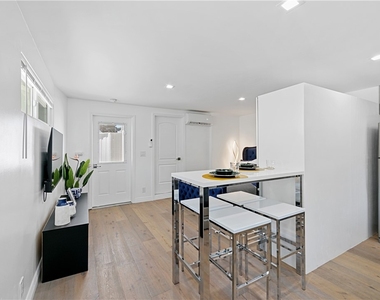 3763 Lankershim Boulevard - Photo Thumbnail 28