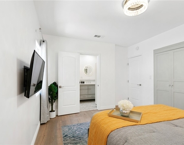 3763 Lankershim Boulevard - Photo Thumbnail 23