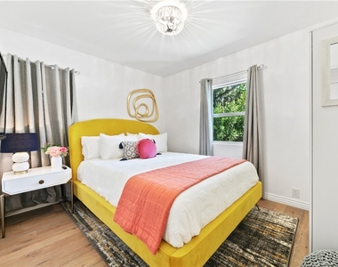 3763 Lankershim Boulevard - Photo Thumbnail 14