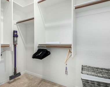 6584 E Shooting Star Way - Photo Thumbnail 17