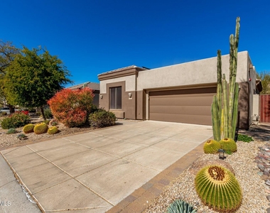 6584 E Shooting Star Way - Photo Thumbnail 2