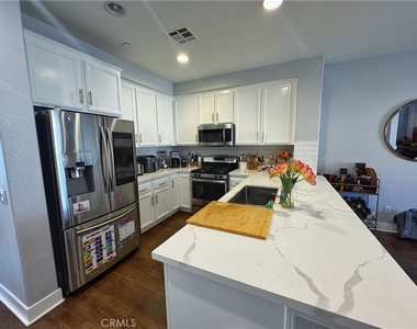 10522 Poinsettia Ln - Photo Thumbnail 18