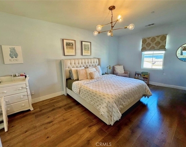 10522 Poinsettia Ln - Photo Thumbnail 44