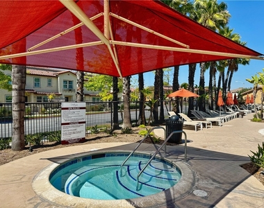 10522 Poinsettia Ln - Photo Thumbnail 32