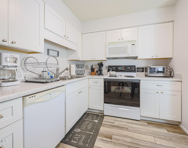 9465 N 92nd Street - Photo Thumbnail 4