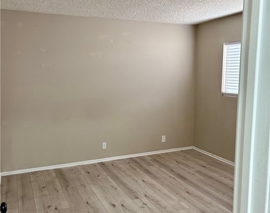 545 Chestnut - Photo Thumbnail 11