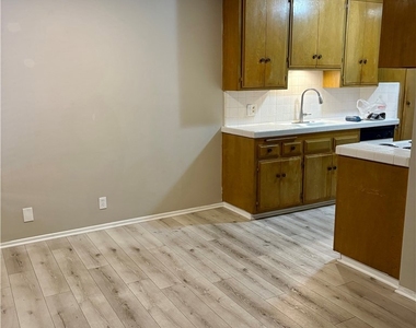 545 Chestnut - Photo Thumbnail 3