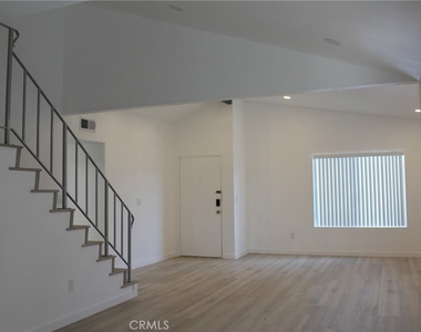 2316 Cravath Court - Photo Thumbnail 4