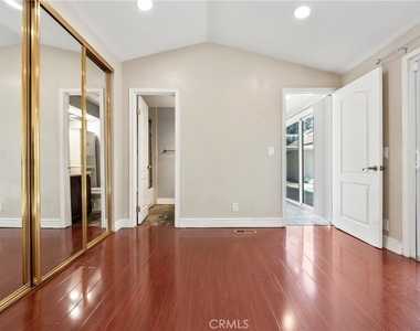 1552 Club Drive - Photo Thumbnail 6