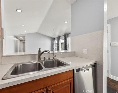 1552 Club Drive - Photo Thumbnail 3