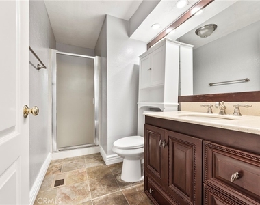 1552 Club Drive - Photo Thumbnail 5