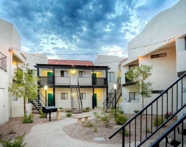 1820 E Bell De Mar Drive - Photo Thumbnail 6