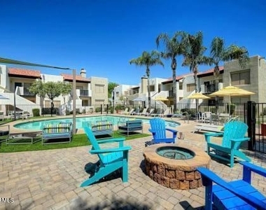 1820 E Bell De Mar Drive - Photo Thumbnail 4