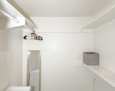 4701 N 68th Street - Photo Thumbnail 11