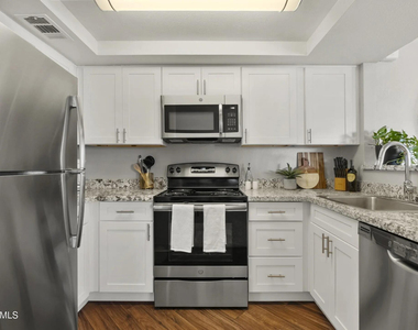 16220 N 7th Street - Photo Thumbnail 1