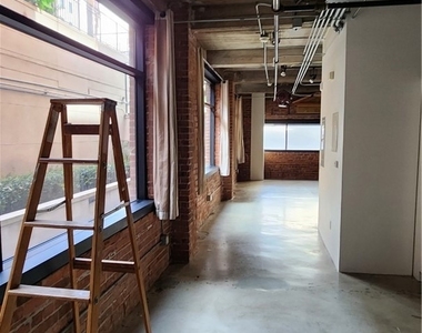 835 Locust Avenue - Photo Thumbnail 3