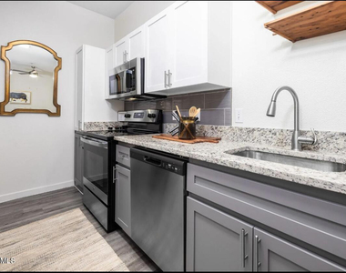 1811 E Apache Boulevard - Photo Thumbnail 2
