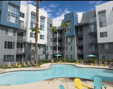 1811 E Apache Boulevard - Photo Thumbnail 4