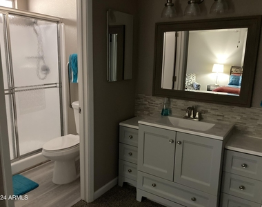 903 S 78th Place - Photo Thumbnail 10