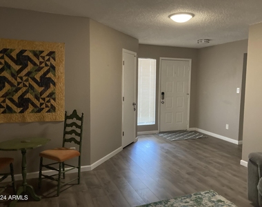 903 S 78th Place - Photo Thumbnail 5