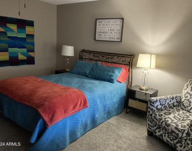 903 S 78th Place - Photo Thumbnail 7