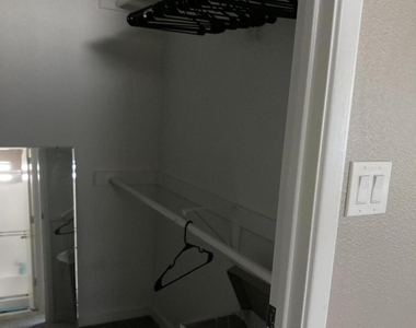 903 S 78th Place - Photo Thumbnail 13