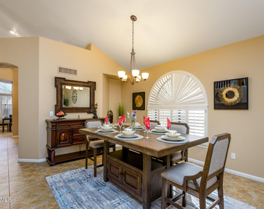 1221 N Kenwood Lane - Photo Thumbnail 22