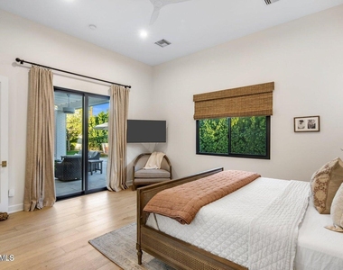 4147 E Clarendon Avenue - Photo Thumbnail 11