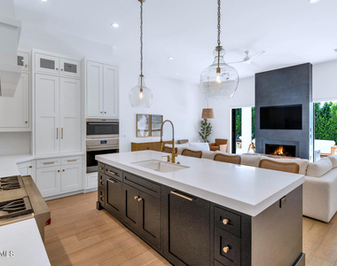 4147 E Clarendon Avenue - Photo Thumbnail 5