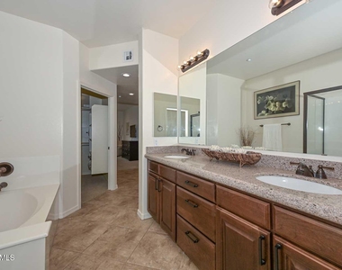 33550 N Dove Lakes Drive - Photo Thumbnail 21