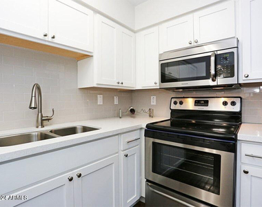 3101 N 32nd Street - Photo Thumbnail 4