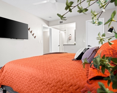 533 W Guadalupe Road - Photo Thumbnail 28